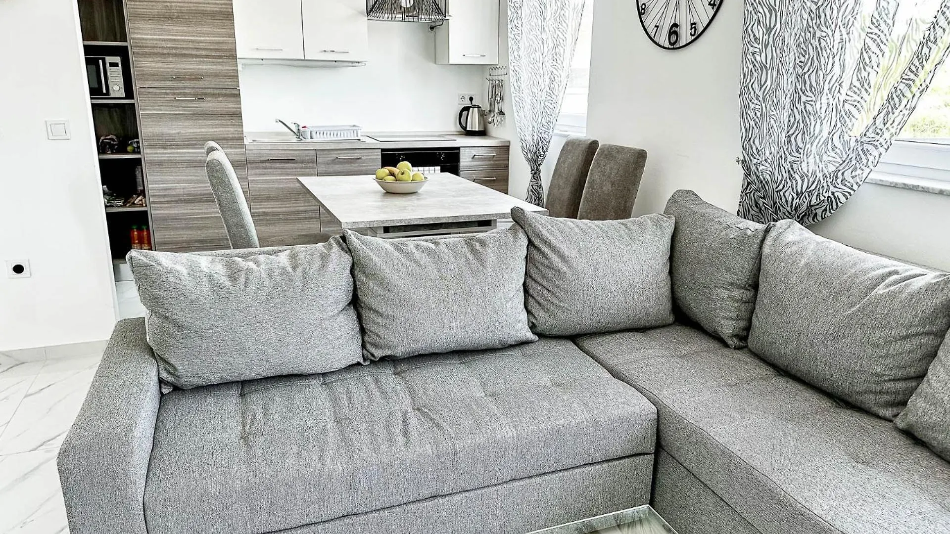 Apartment Brand New 2 Bed, 1 Bath Condo Zadar