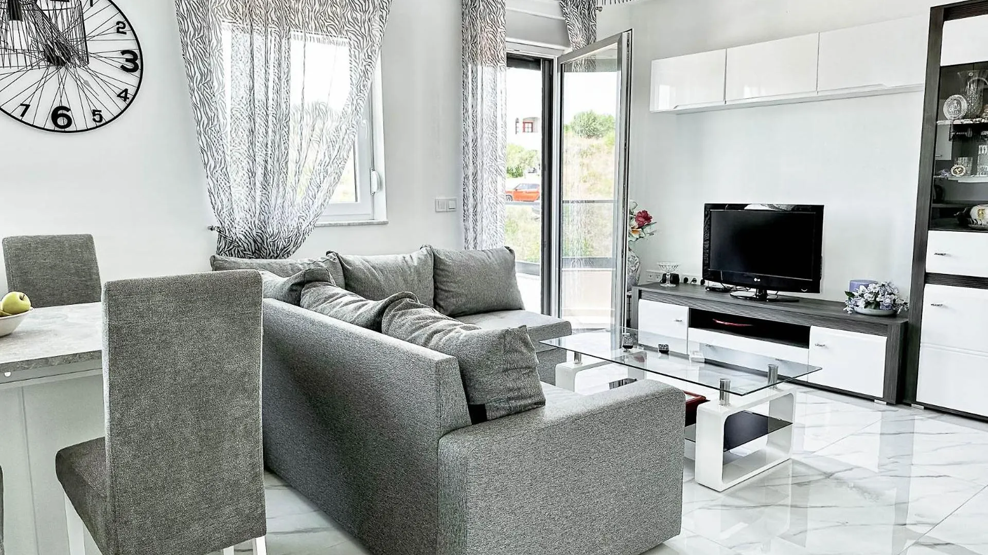 Brand New 2 Bed, 1 Bath Condo Zadar
