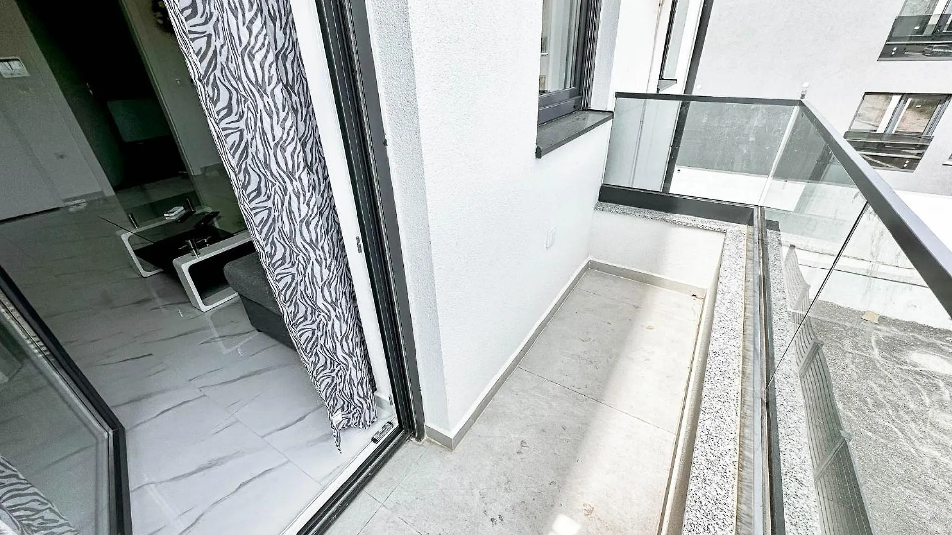 Brand New 2 Bed, 1 Bath Condo Zadar 0*,