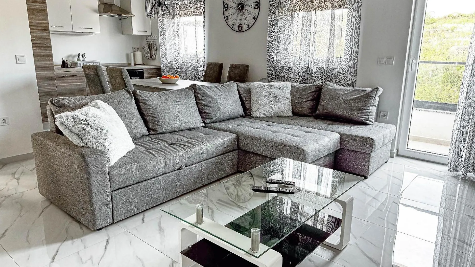 Brand New 2 Bed, 1 Bath Condo contacts
